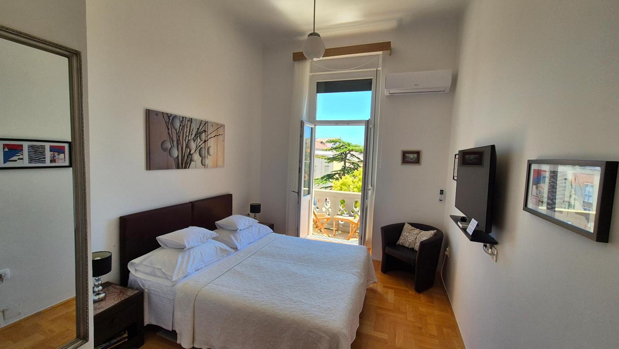 Tisa Old Town 3*